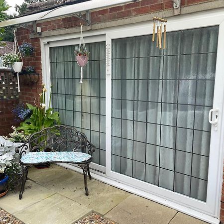 Jacaranda Bed & Breakfast East Grinstead Exterior photo